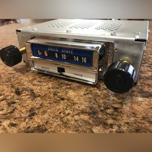 Solid state car or truck radio chevy model 100-m